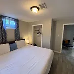 Gorgeous 2-King-Bed Lower Unit In Denver