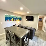 Gorgeous 2-King-Bed Lower Unit In Denver
