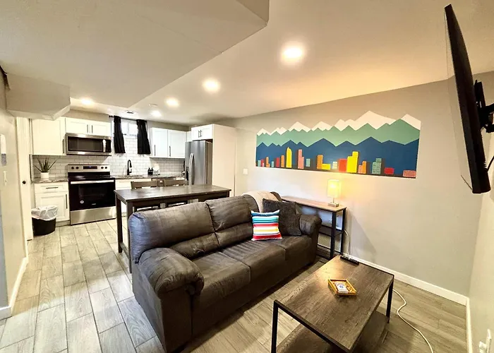 Gorgeous 2-King-Bed Lower Unit In Denver