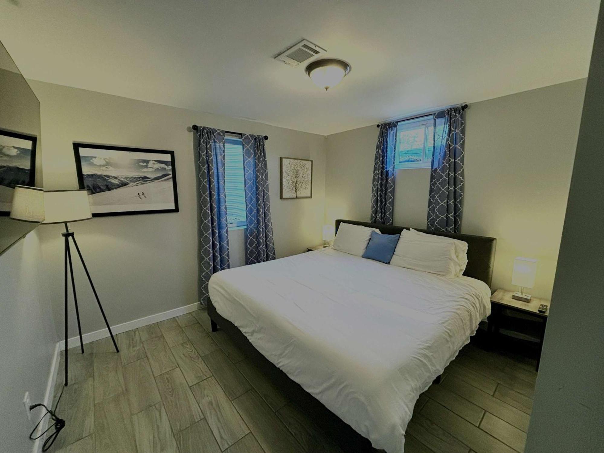 Gorgeous 2-king-bed Lower Unit In *